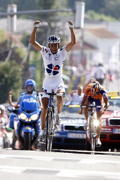 The Frenchman overcomes bad luck to beat the three other breakaway companions.