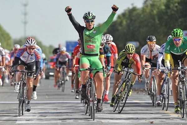 Metlushenko wins stage 4 on the Wawushan Hill Circuit