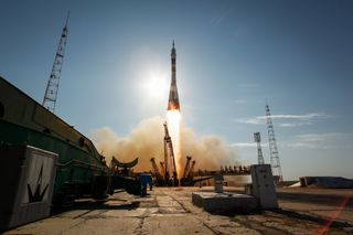 Expedition 31 Soyuz Launch