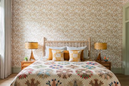 styling a bed with cushions etc