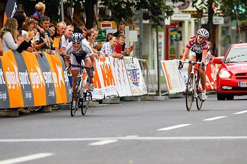 The sprint for the second place - Daniela Pintarelli (Team Uniqa Kuota Graz) and Jacqueline Hahn (Team Radland Tirol).