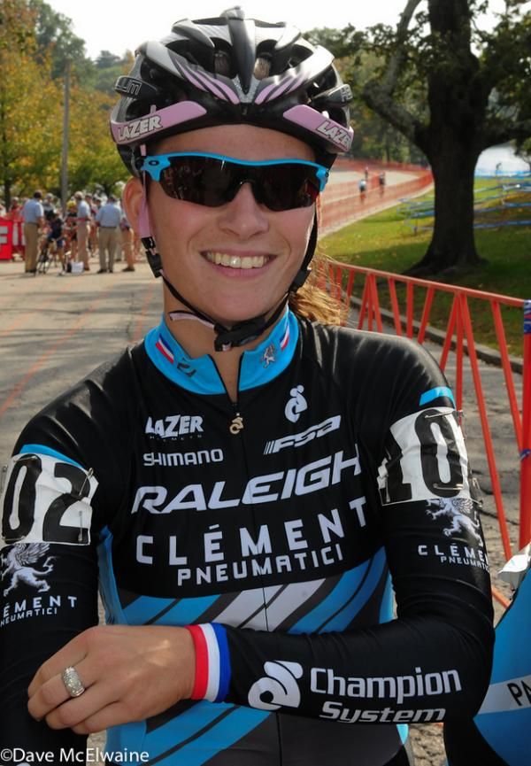 Caroline Mani (Raleigh Clement)