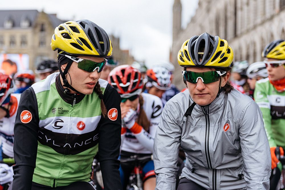 Rachele Barbieri and Valentina Scandolara have a prime spot on the front row for the start in Ieper - Women's Gent Wevelgem 2016
