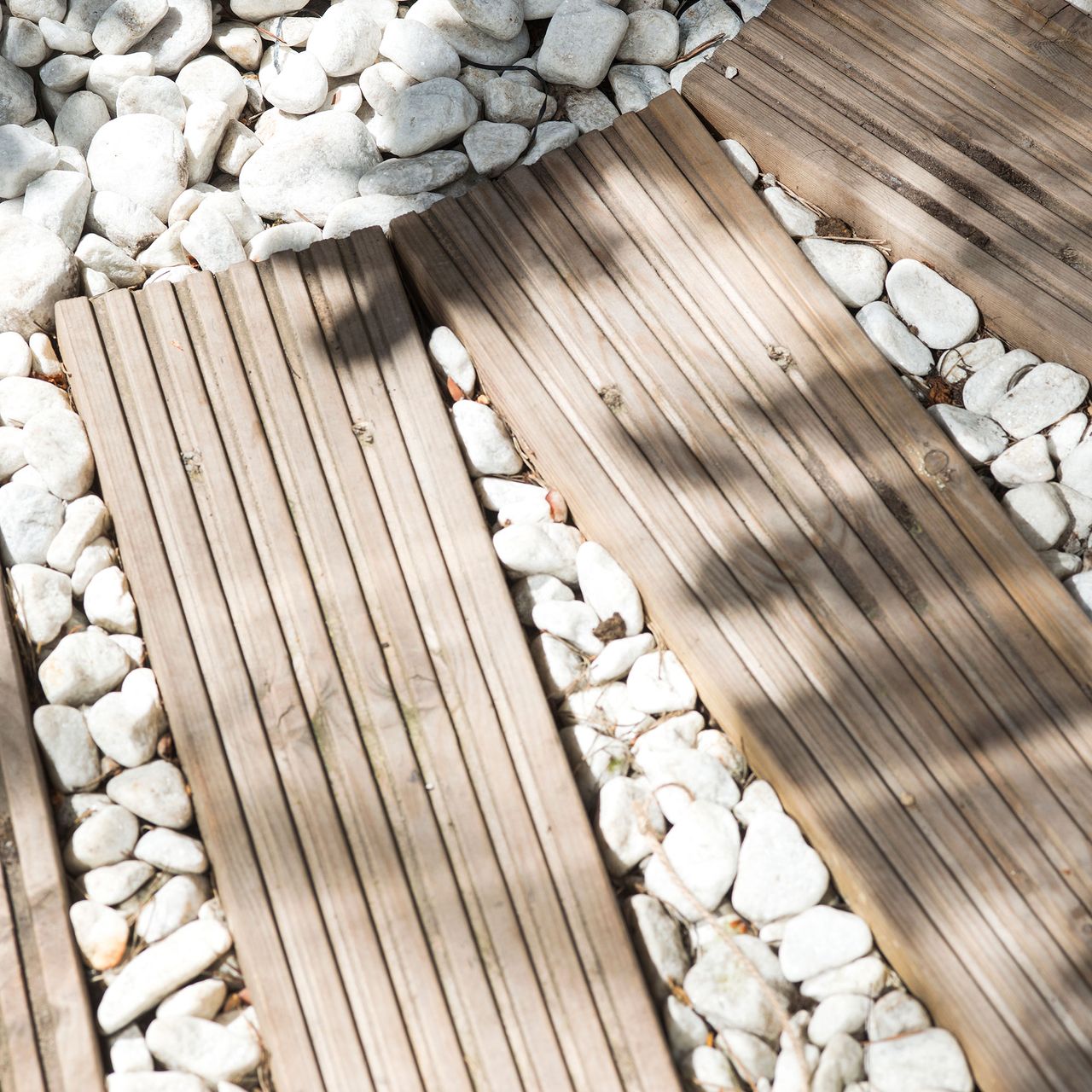 Composite decking ideas to add style and structure to your outdoor ...