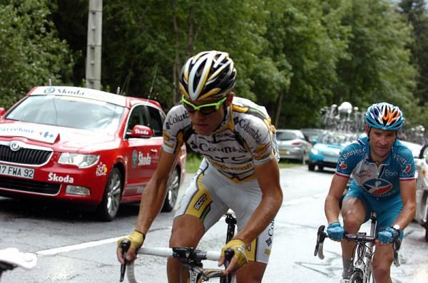 Maxime Monfort (Team Columbia-HTC) leads Thomas Voeckler (Bbox Bouygues Telecom).