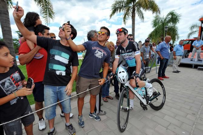 Cavendish bombs some selfies.