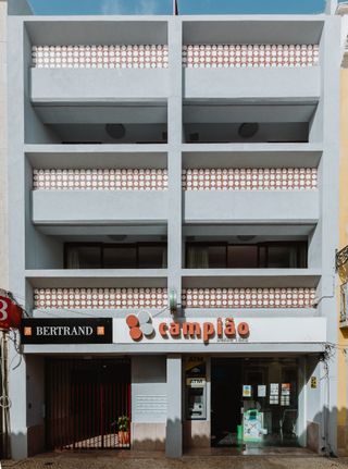 the Modernist building in Faro