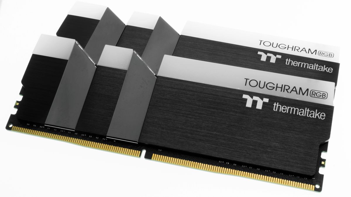 Thermaltake ToughRAM RGB DDR4-4600 C19