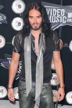 Russell Brand fine over split from wife Katy Perry - celebrity gossip