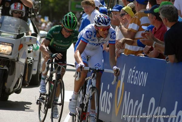 Roux leads Voeckler to the finish
