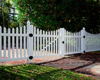 white picket double gates for driveway