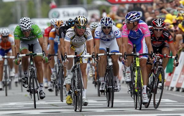 Cavendish beats Petacchi to the line for second.