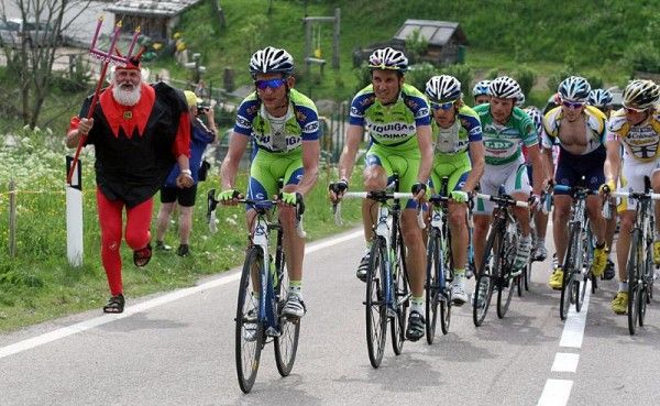 Liquigas' Sylvester Szmyd set such an infernal pace that the devil himself appeared in awe.