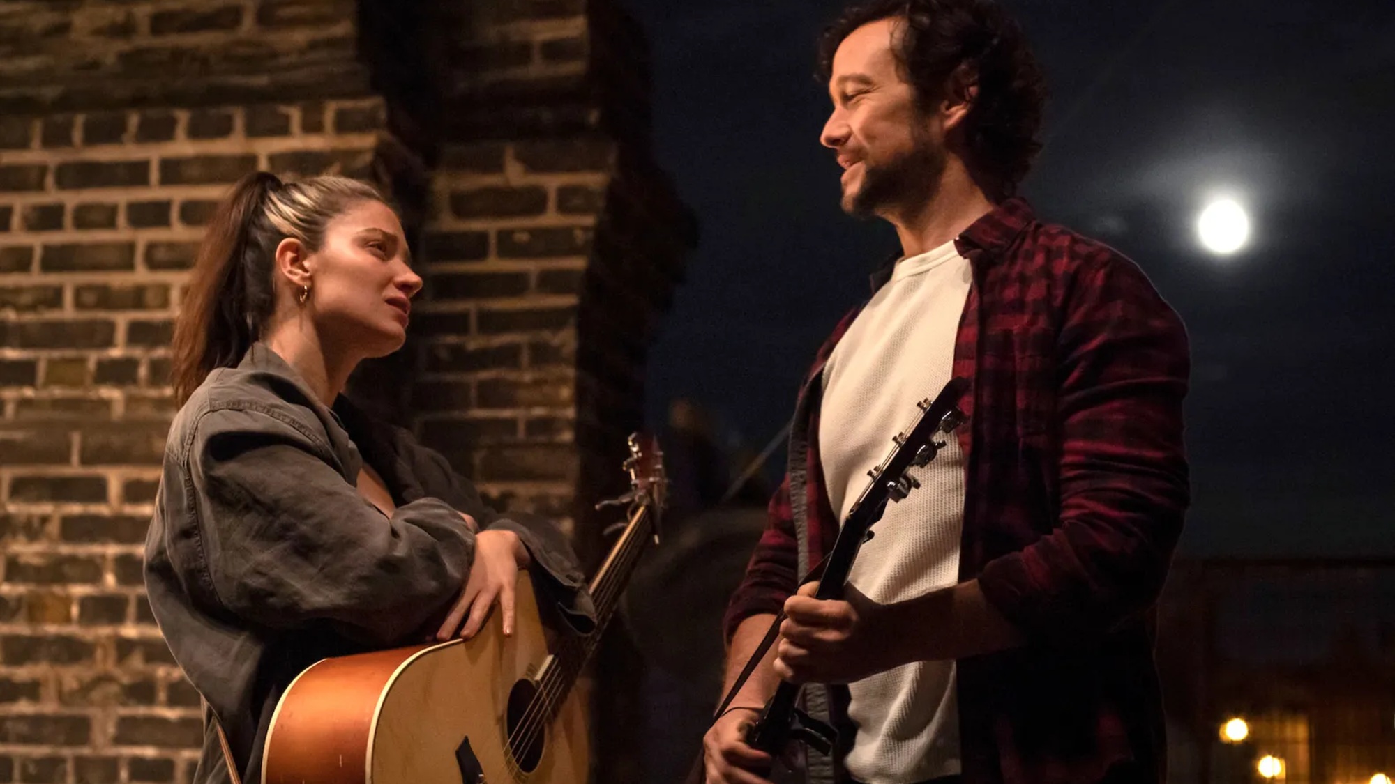 Eve Hewson and Joseph Gordon-Levitt in Flora and Son