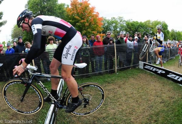Jeremy Powers (Rapha-Focus) bunny hopping the barriers while others had to run