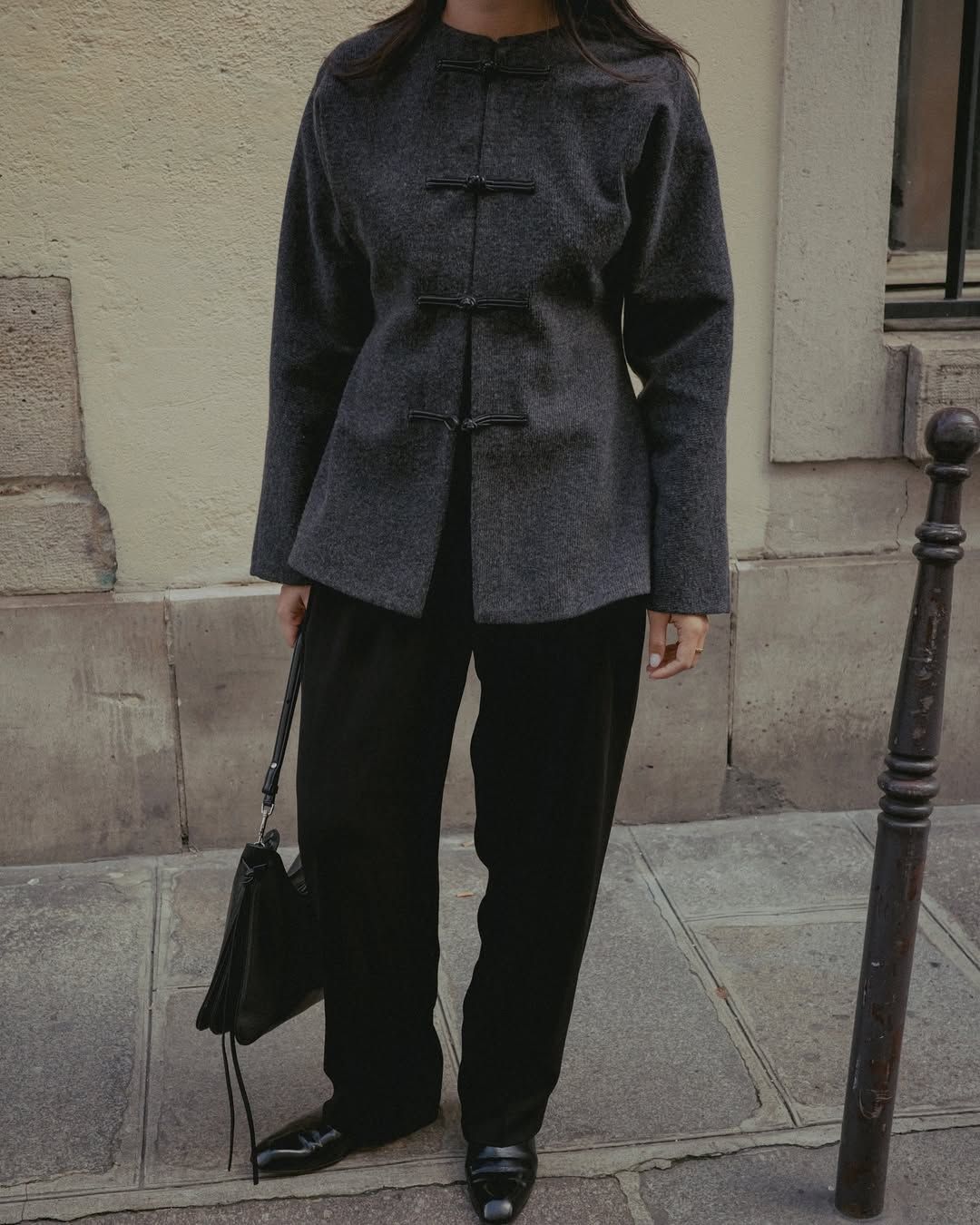 @michellelin.lin wears a grey Róhe mandarin coat- winter cult buys 2025
