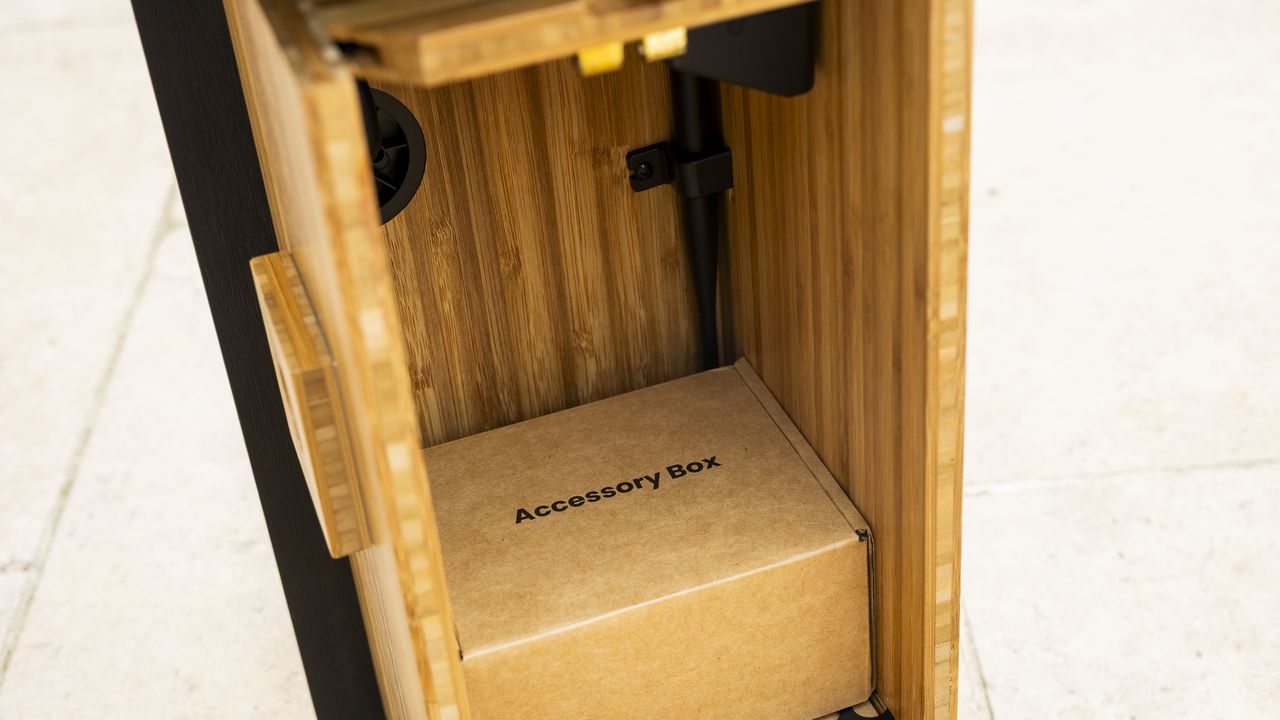 A close-up of the Birdfy Nest Duo accessory box