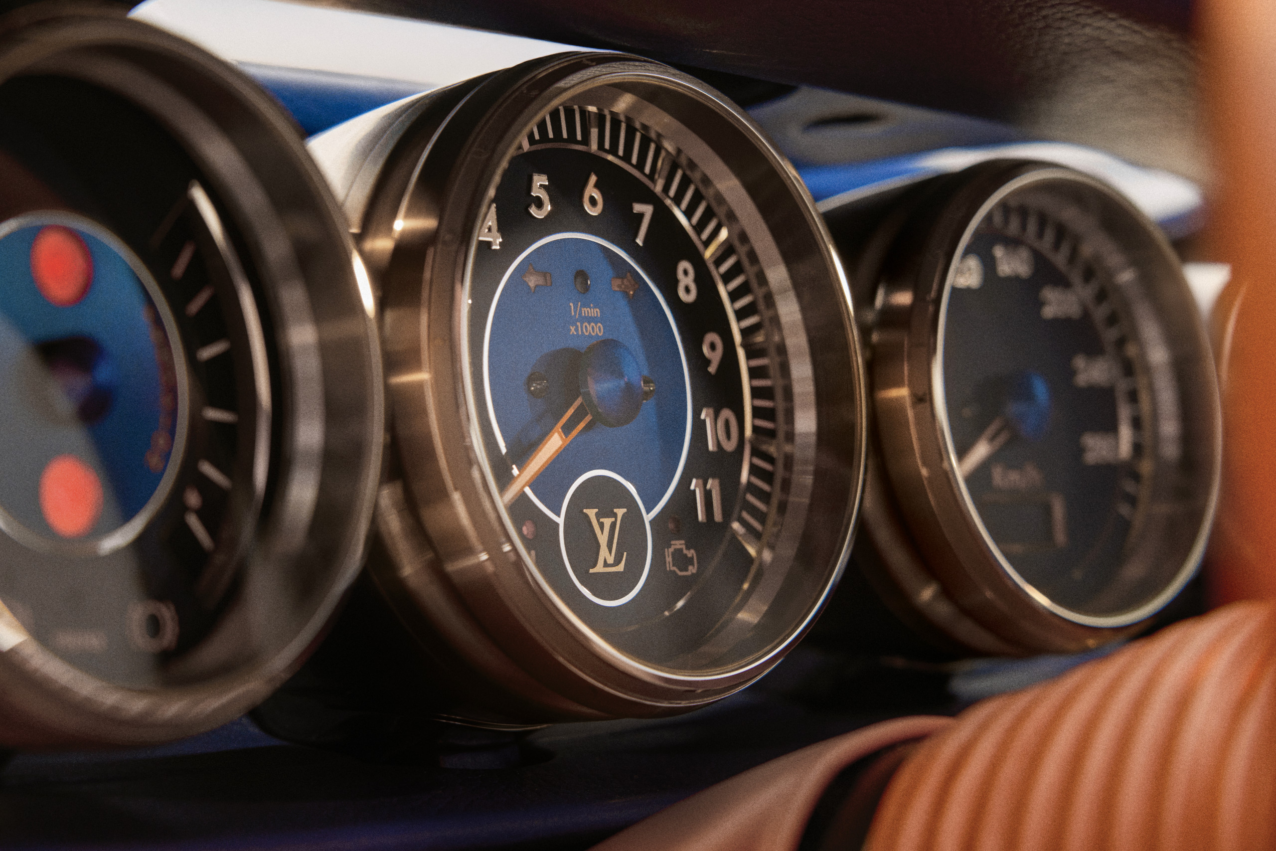 Singer Classic x Louis Vuitton, dial details