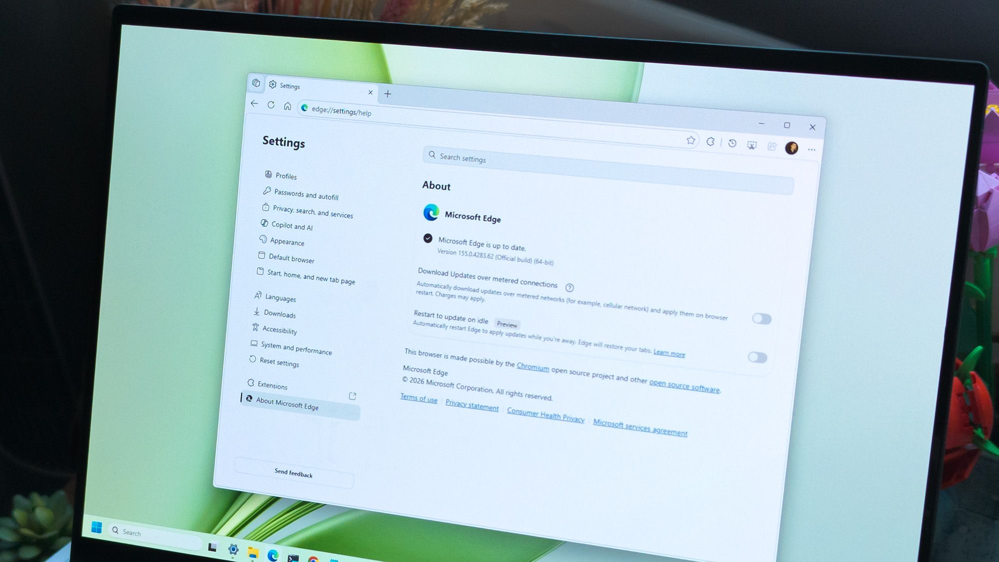 What if Microsoft Edge could update itself without interrupting you at all? Browser restarts might become a thing of the past