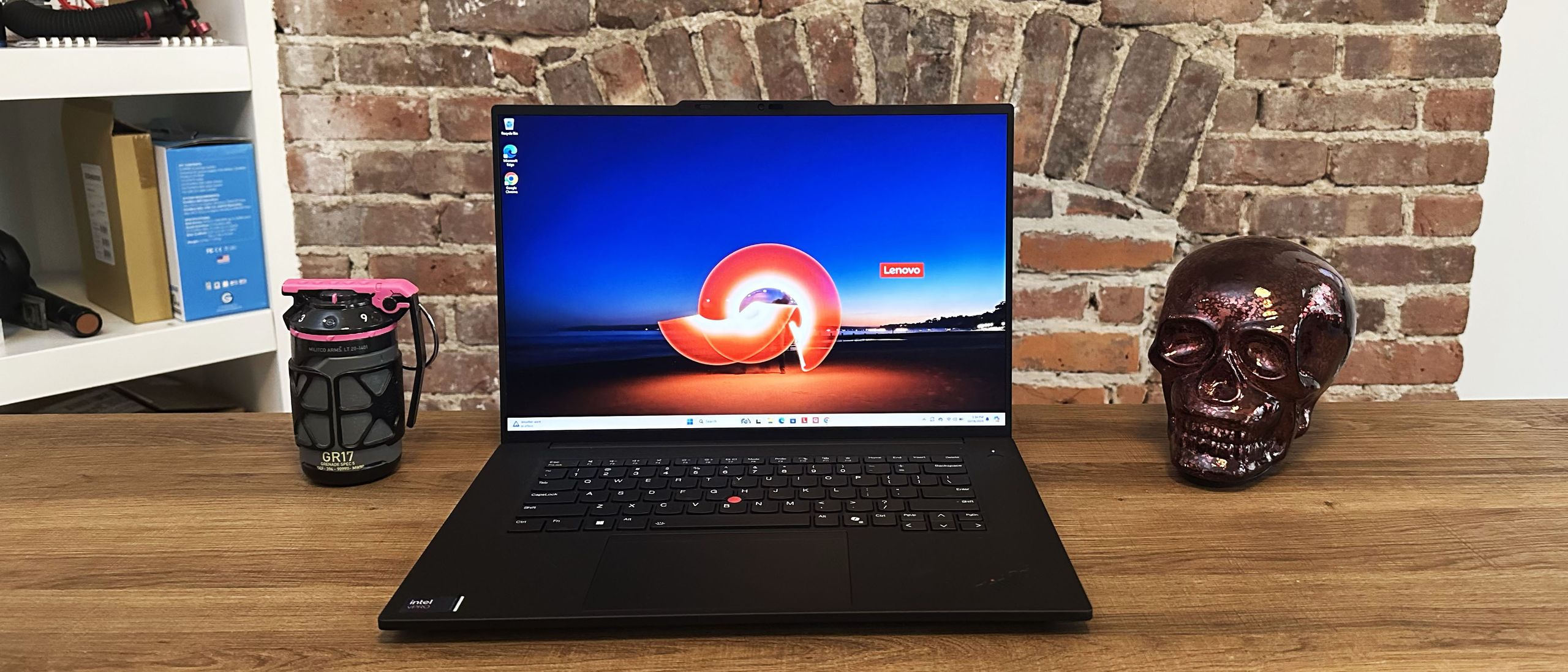 Thinkpad P1 (gen 4,5) 英語Cカバーと英語キーボード メディア