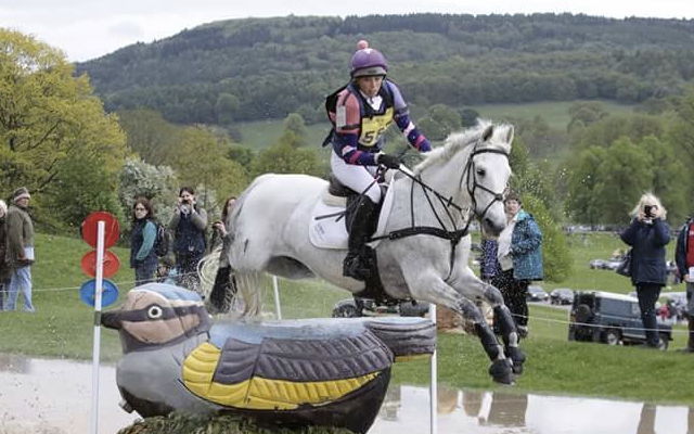Horse-Jumping-Duck