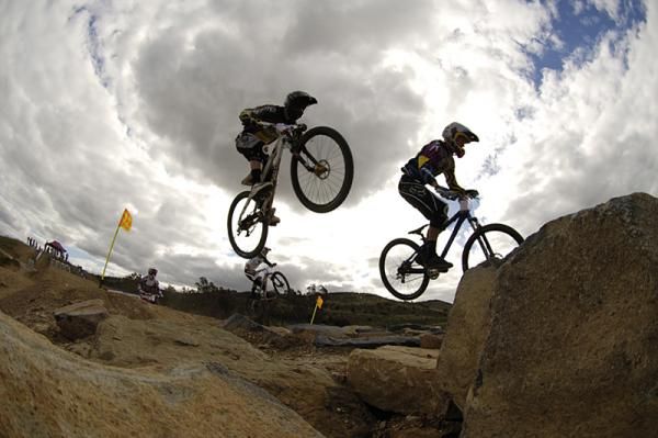 Leigh Darrell, with Michael Jobson just off his rear wheel over the rocky gap