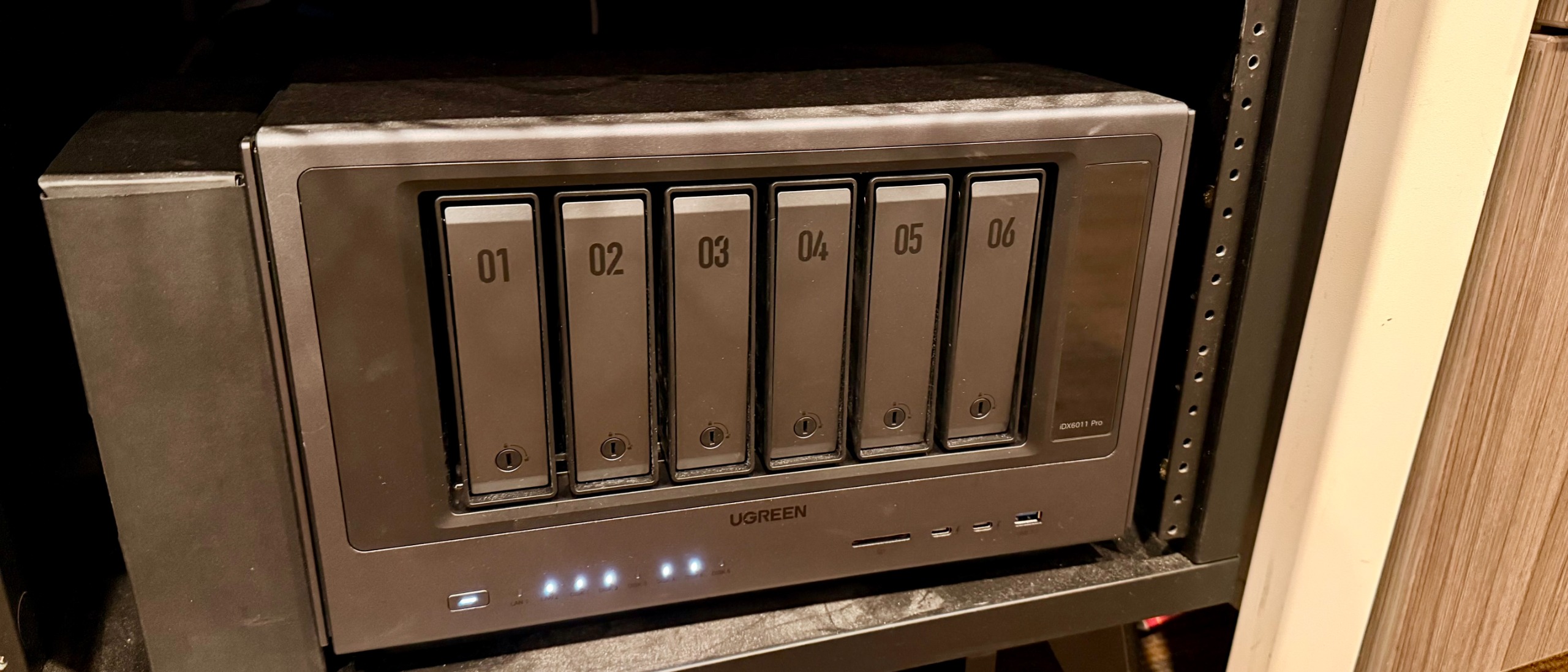 UGREEN AI NAS