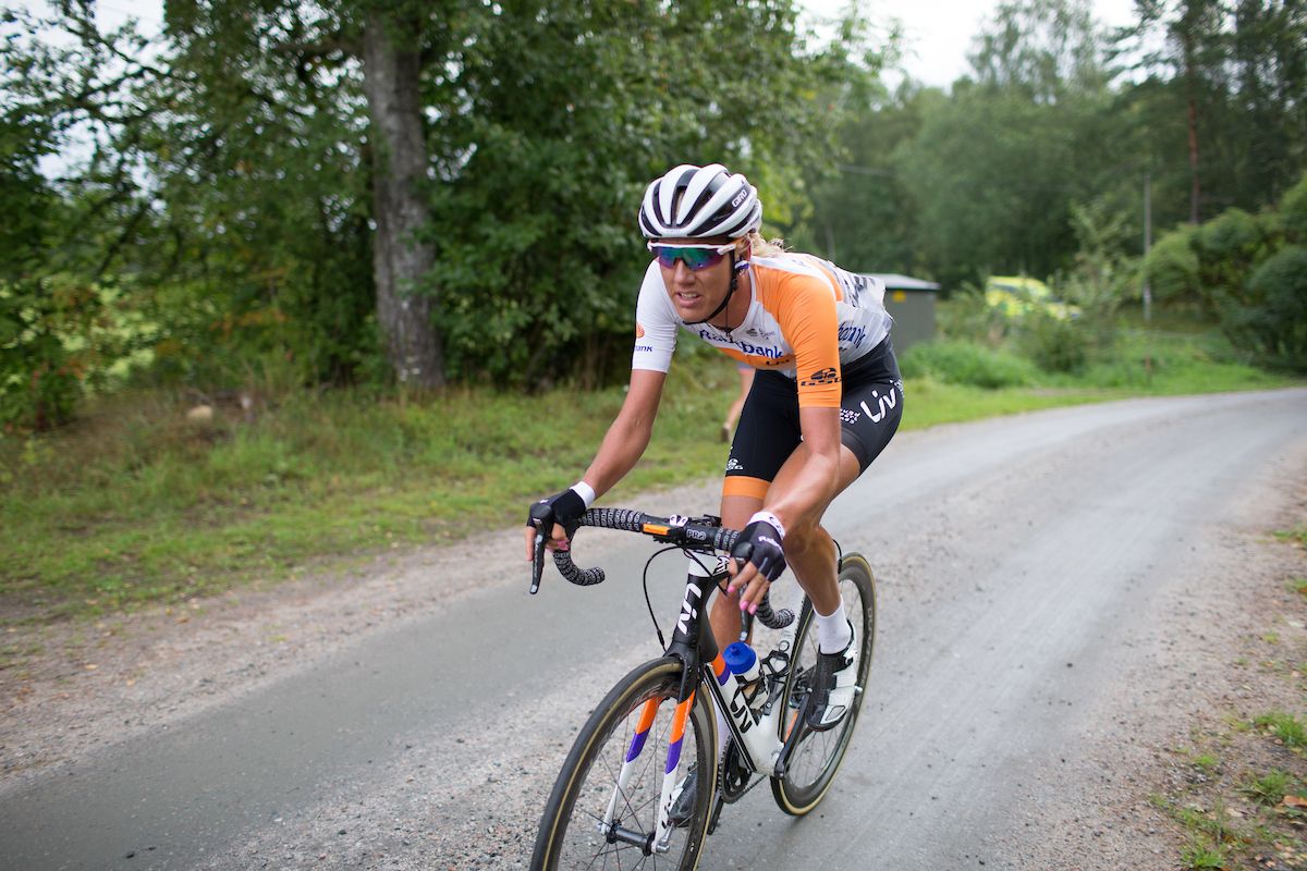 Moniek Tenniglo (NED) of Rabo-Liv Cycling Team tries to catch up with the peloton after mechanical