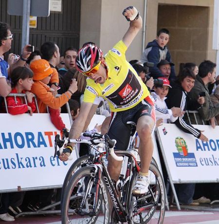 Race leader Alejandro Valverde (Caisse d'Epargne) celebrates the stage win.