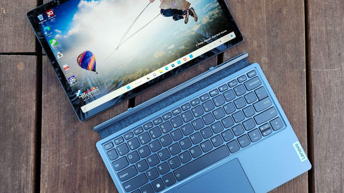 Blaze ontmoeten advocaat Lenovo IdeaPad Duet 5i (Gen 7) review: Surface Pro aspirations with  performance limitations | Windows Central