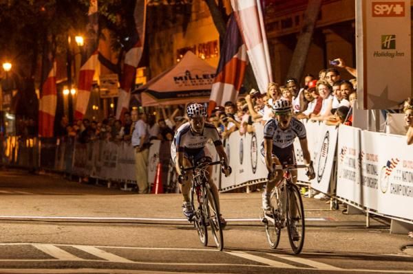 Theresa Cliff-Ryan (Exergy) takes a very close sprint.