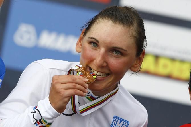 Lisa Brennauer (Germany) bites gold