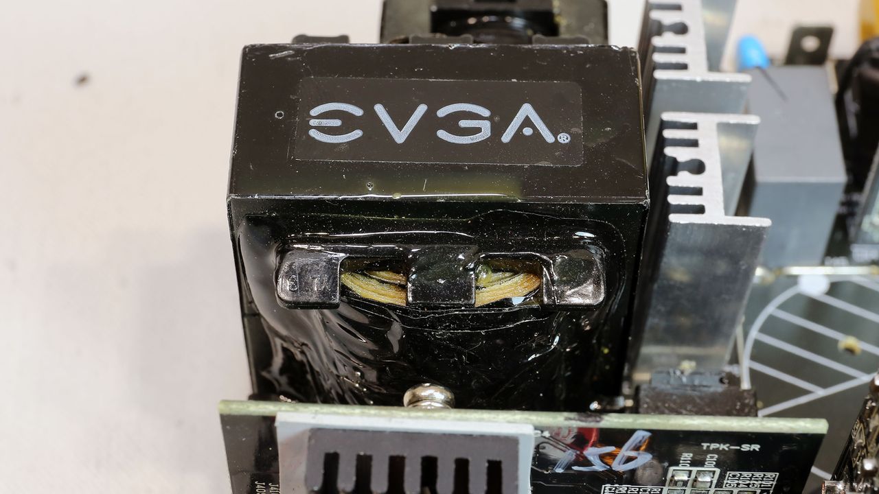 EVGA SuperNOVA 750 GT