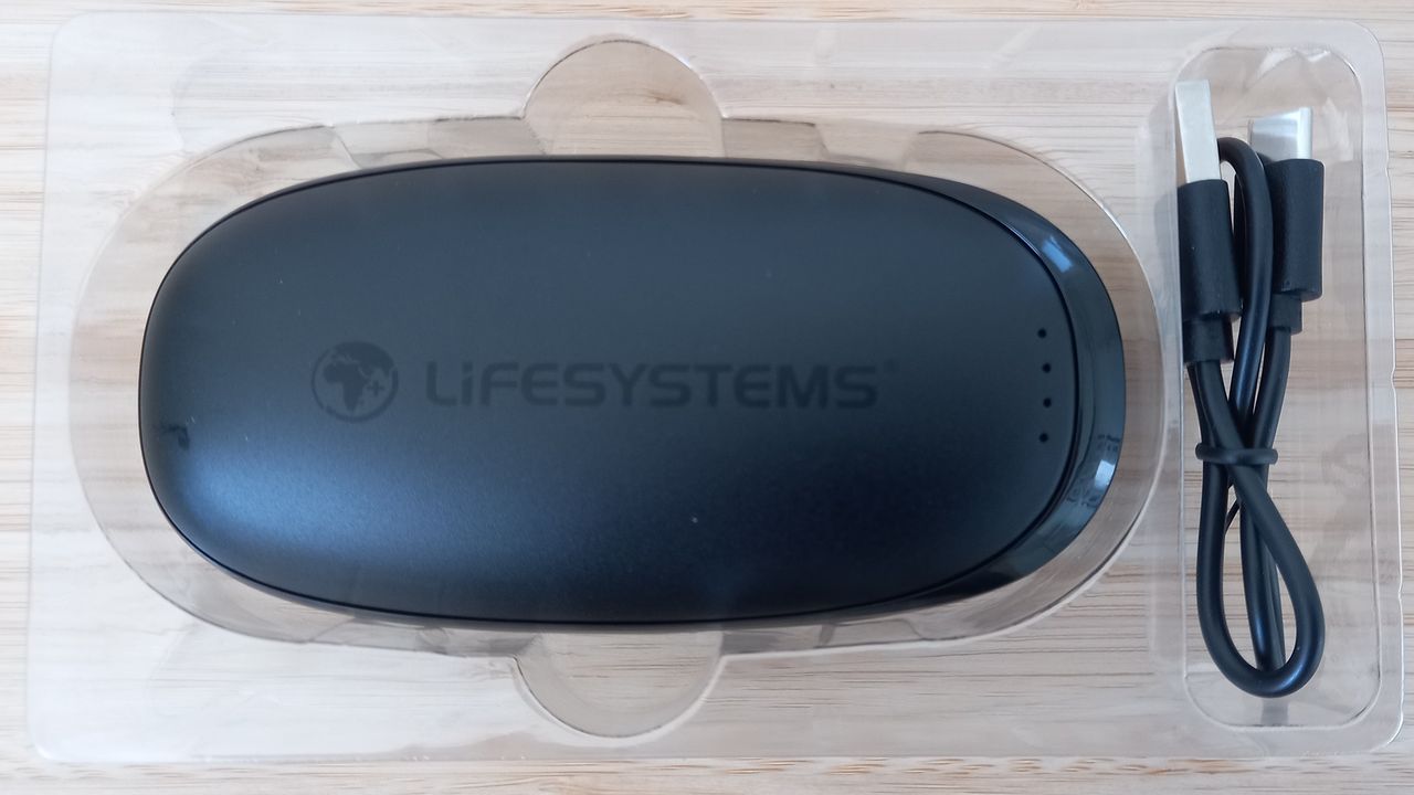 Lifesystems Hand Warmer XT review keep your fingers warm on cold days T3