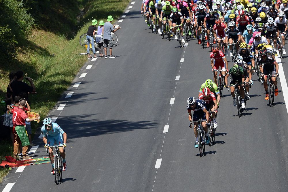 An attacks against the peloton dung stage 11.