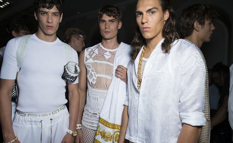 Backstage Versace S/S 2015