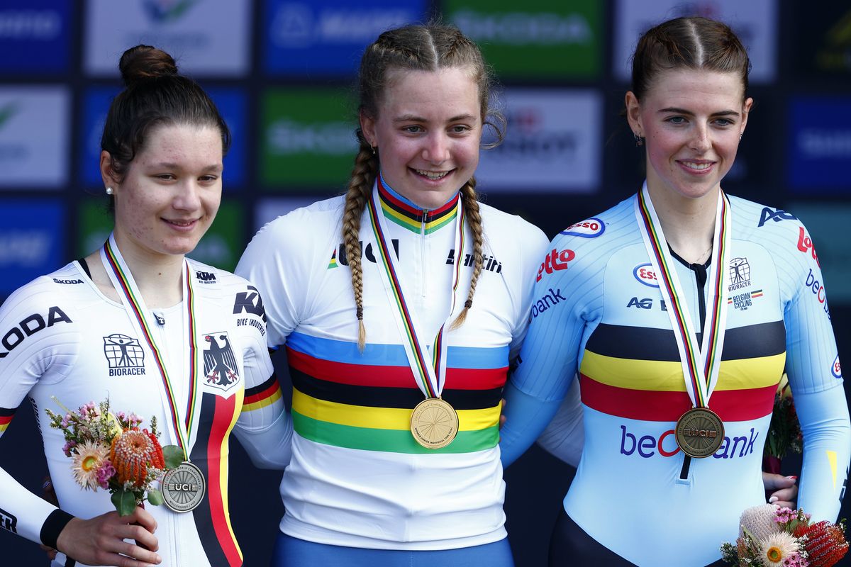 2022 UCI Road World Championships Wollongong Womens Junior Time Trial Wollongong Wollongong 144 km 20092022 Zoe Backstedt Great Britain Justyna Czapla Germany Febe Jooris Belgium photo Luca BettiniSprintCyclingAgency2022