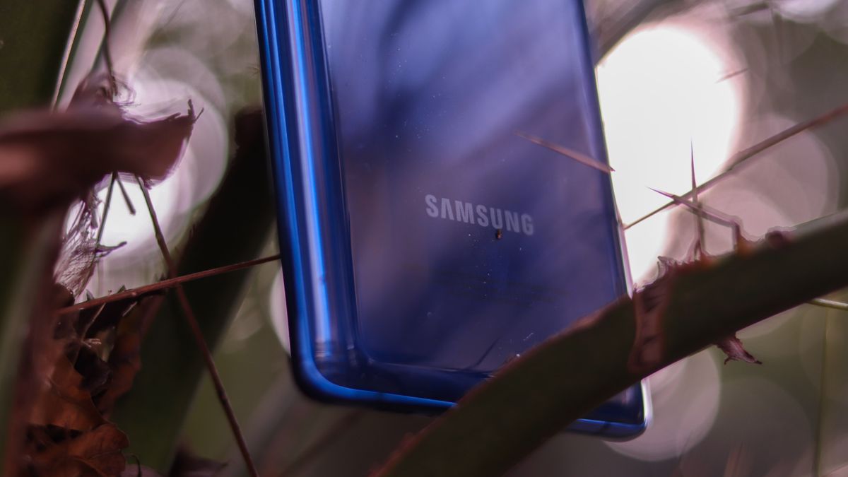قامت شركة Samsung بتخفيض إنتاج الهواتف الذكية في أبريل مع انخفاض الطلب 56
