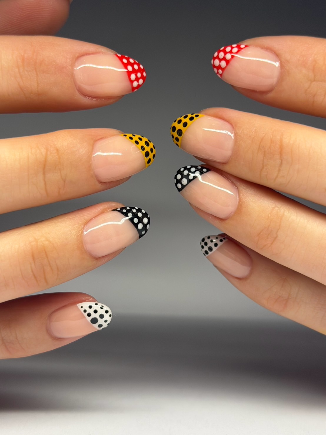 Dotted French manicure