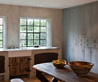 Tuscan kitchen with reclaimed terracotta floor tiles
