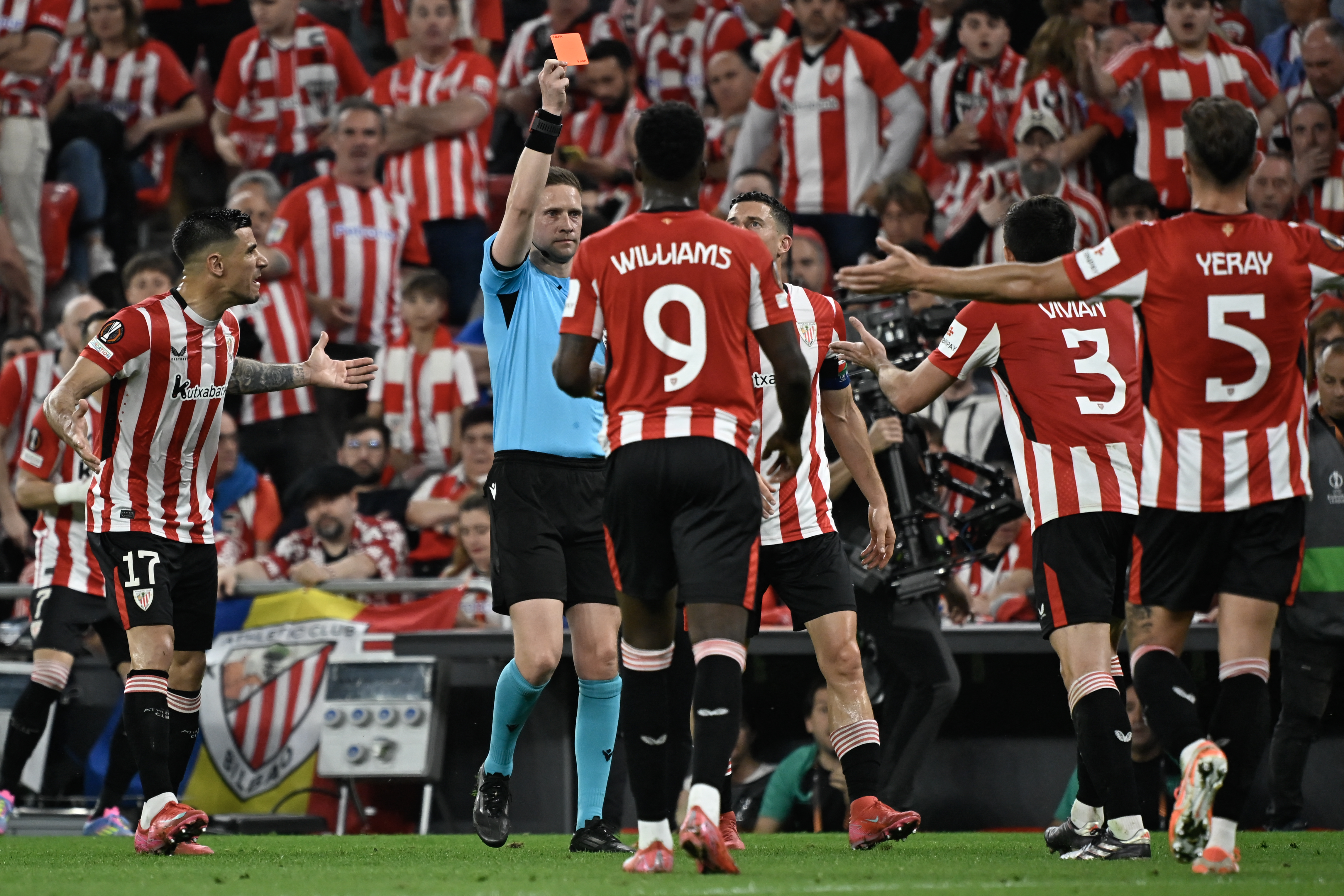 Dani Vivian was sent off for Athletic Club and will miss the second leg in Manchester