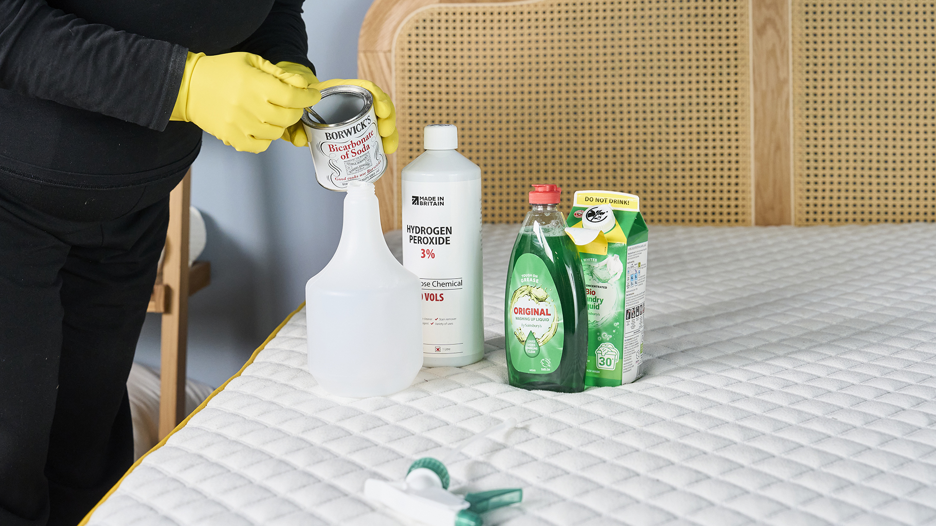 Cleaning urine stains
