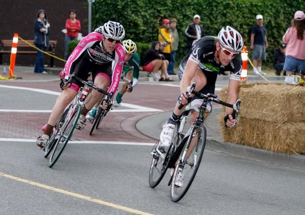 Justin Kerr (H&amp;R Block) on his way to the win