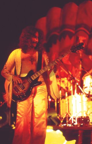Geezer slappin' da bass in '75