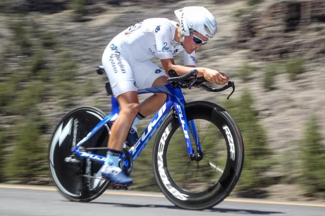 Jasmin Glaesser (TIBCO) comes by in the best young rider jersey.