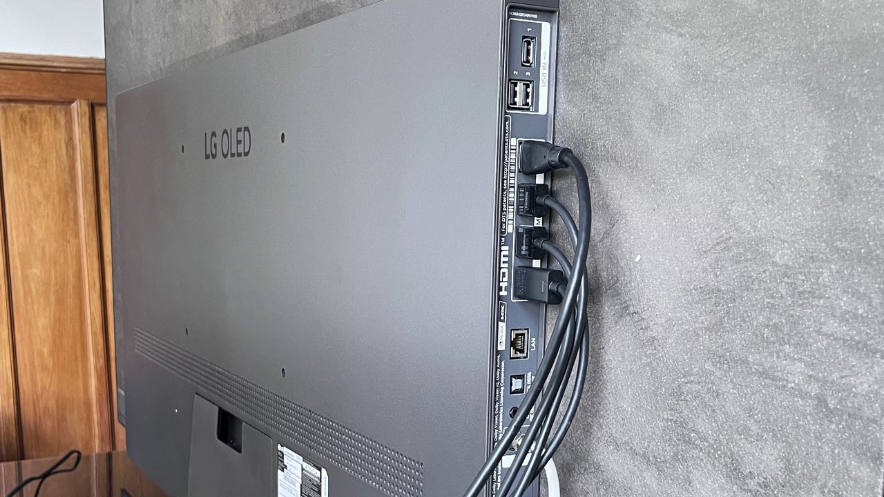 LG C4 OLED TV ports du panneau arri&egrave;re