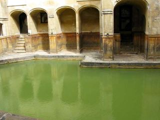 ancient-roman-baths-england-8-100812-02