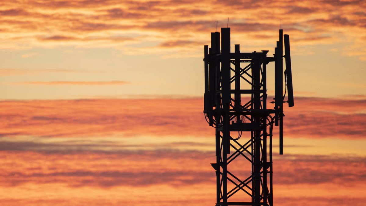 A 3G mast photographed against the sunset