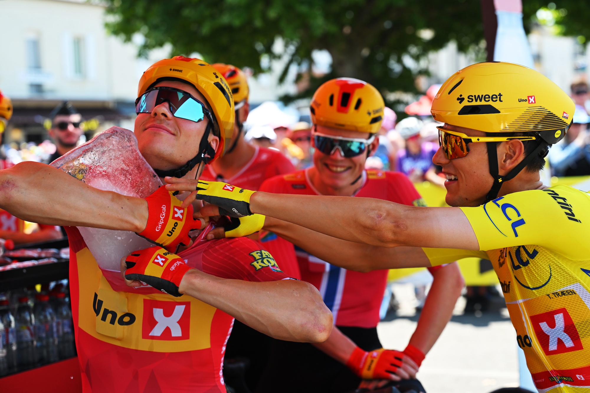 Tour de France enters the Extreme Weather Protocol red zone but the show will go on
