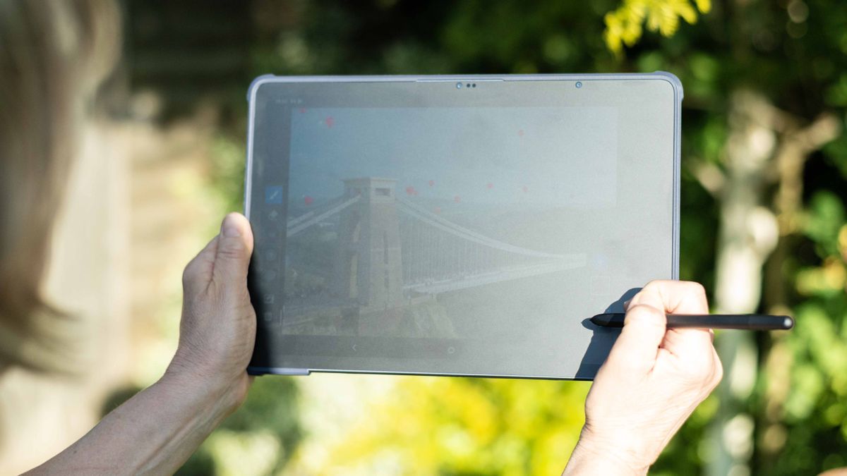 XP-Pen Magic Drawing Pad in direct sunlight